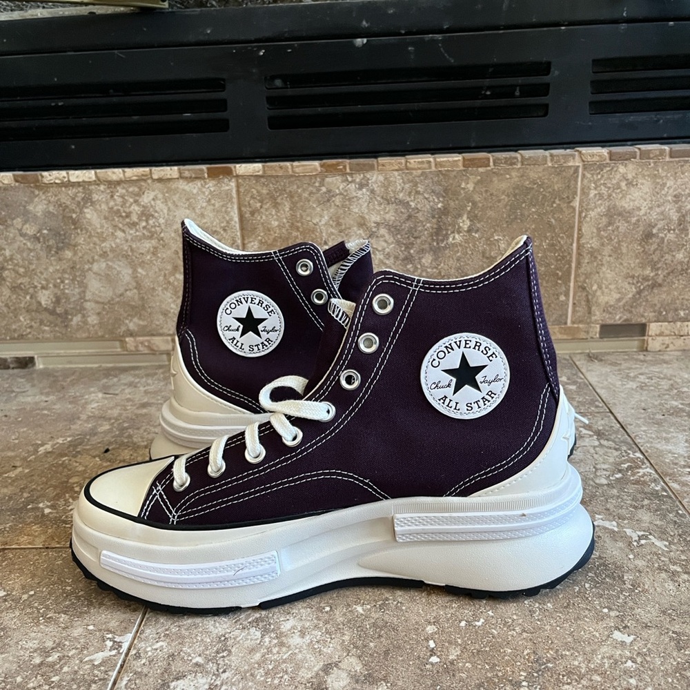 Converse  All Star Platform Black Cherry Sneakers. Men’s 8.5,Women’s 10.